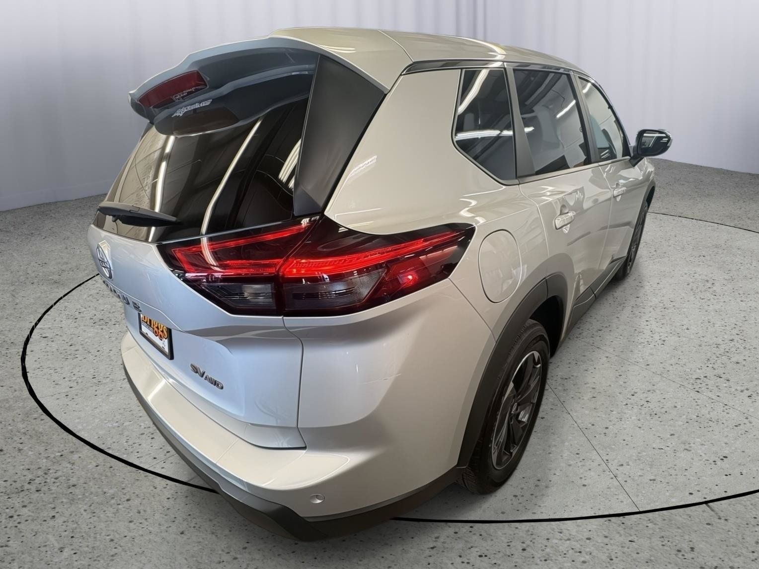 Used 2024 Nissan Rogue SV AWD/4WD image 5