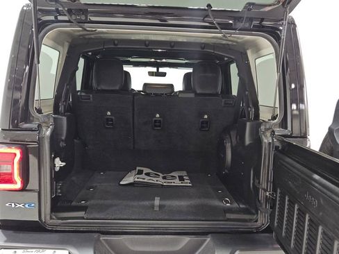 Used 2023 Jeep Wrangler Unlimited Sahara w/ Cold Weather Group image 12