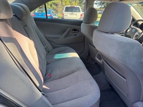Used 2011 Toyota Camry SE image 12