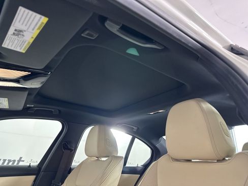 Used 2025 BMW 330i Sedan w/ Convenience Package image 26