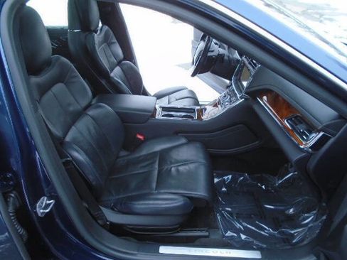 Used 2017 Lincoln Continental Reserve w/ Luxury Package image 11