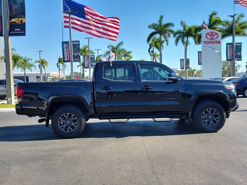 Used 2023 Toyota Tacoma SR5 w/ Technology Package image 13