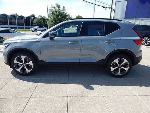 New 2026 Volvo XC40 B5 Plus w/ Protection Package Premier image 11