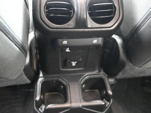 Used 2020 Jeep Wrangler Unlimited Sahara AWD/4WD image 16