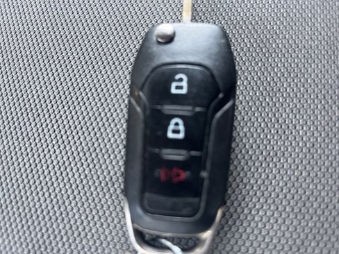 Used 2015 Ford F150 XLT image 20