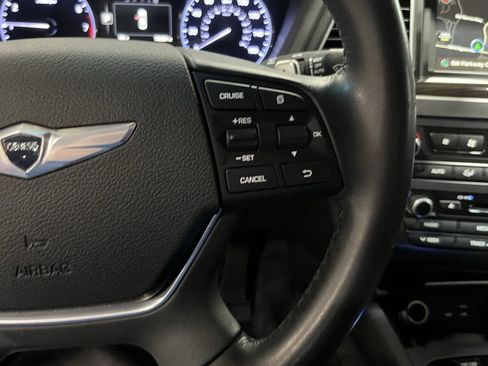 Used 2016 Hyundai Genesis 3.8 RWD image 21