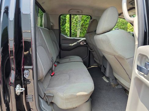 Used 2018 Nissan Frontier SV AWD/4WD image 27