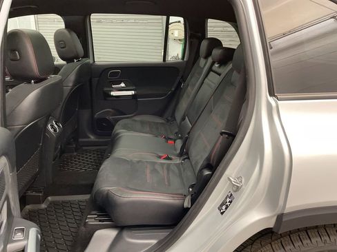 Used 2023 Mercedes-Benz GLB 250 4MATIC image 21