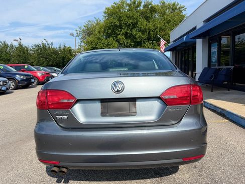 Used 2012 Volkswagen Jetta SE FWD image 7
