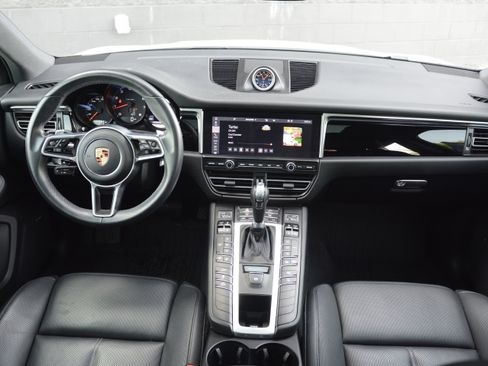 Certified 2020 Porsche Macan AWD/4WD image 12