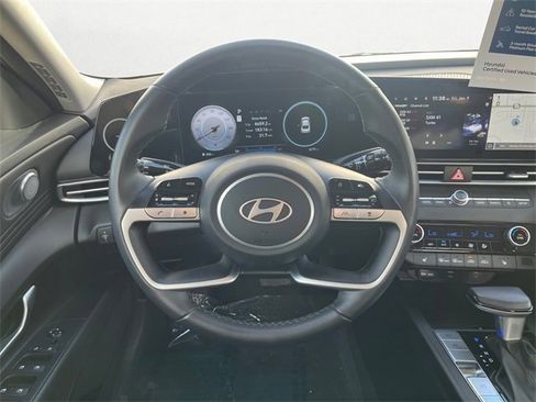 Certified 2024 Hyundai Elantra SEL w/ Convenience Package image 13