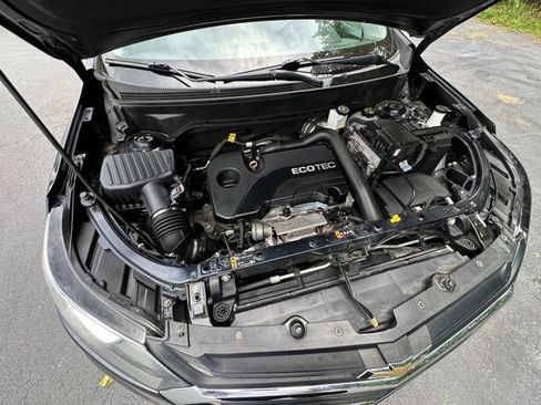 Used 2020 Chevrolet Equinox LS w/ LS Convenience Package FWD image 30
