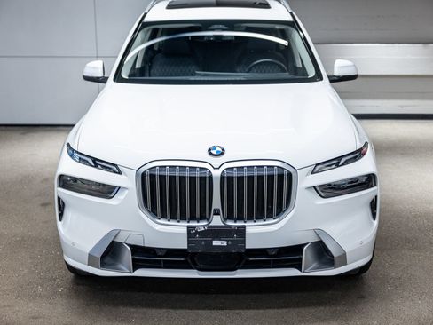 Used 2025 BMW X7 xDrive40i AWD/4WD image 8