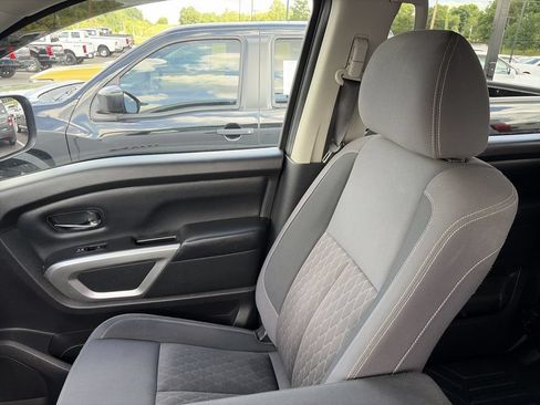 Used 2022 Nissan Titan SV AWD/4WD image 22