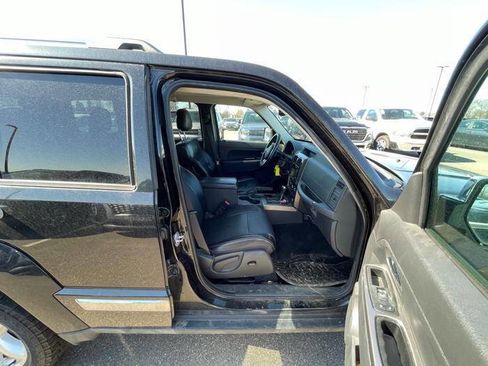 Used 2011 Jeep Liberty Limited w/ Comfort/Convenience Group AWD/4WD image 29