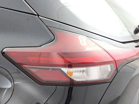 New 2025 Nissan Kicks Play S image 33