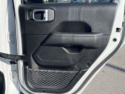 Used 2021 Jeep Wrangler Unlimited Sahara image 22