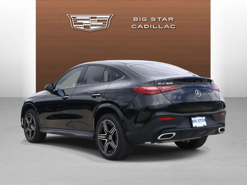 Used 2024 Mercedes-Benz GLC 300 4MATIC image 3