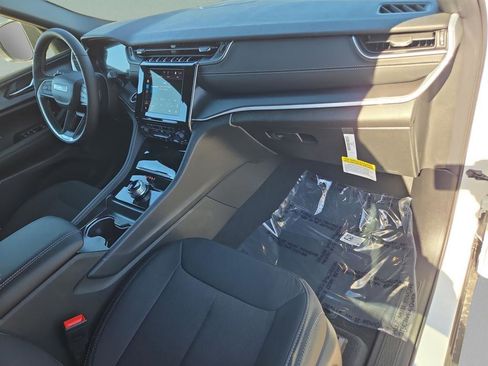 New 2025 Jeep Grand Cherokee Laredo X w/ Luxury Tech Group I RWD image 30