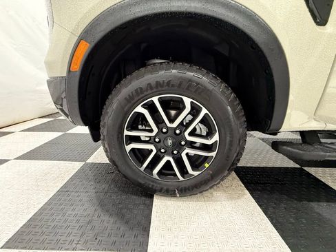 New 2025 Ford Ranger Lariat w/ FX4 Off-Road Package image 10