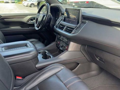 Used 2021 Chevrolet Suburban RST w/ Luxury Package RWD image 18