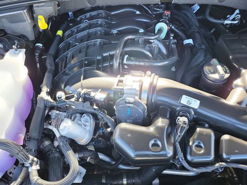 New 2025 Jeep Grand Cherokee Limited w/ Black Appearance Package image 33