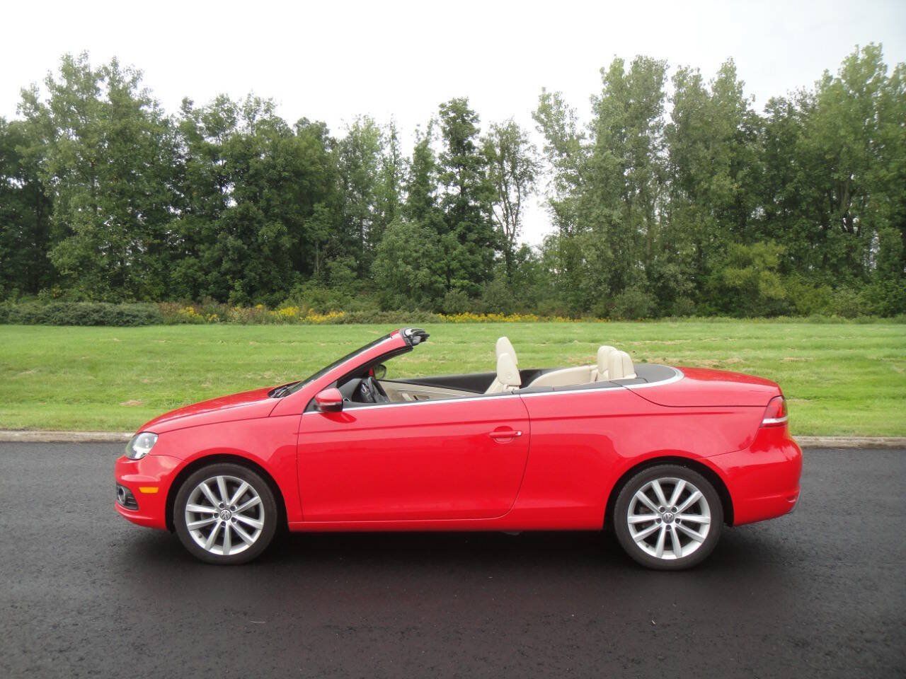 Used 2016 Volkswagen Eos Komfort FWD image 12