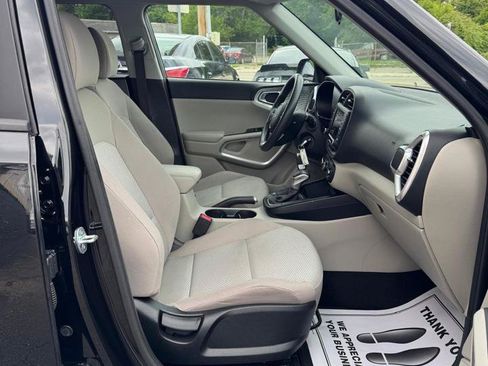 Used 2023 Kia Soul LX w/ LX Technology Package FWD image 20