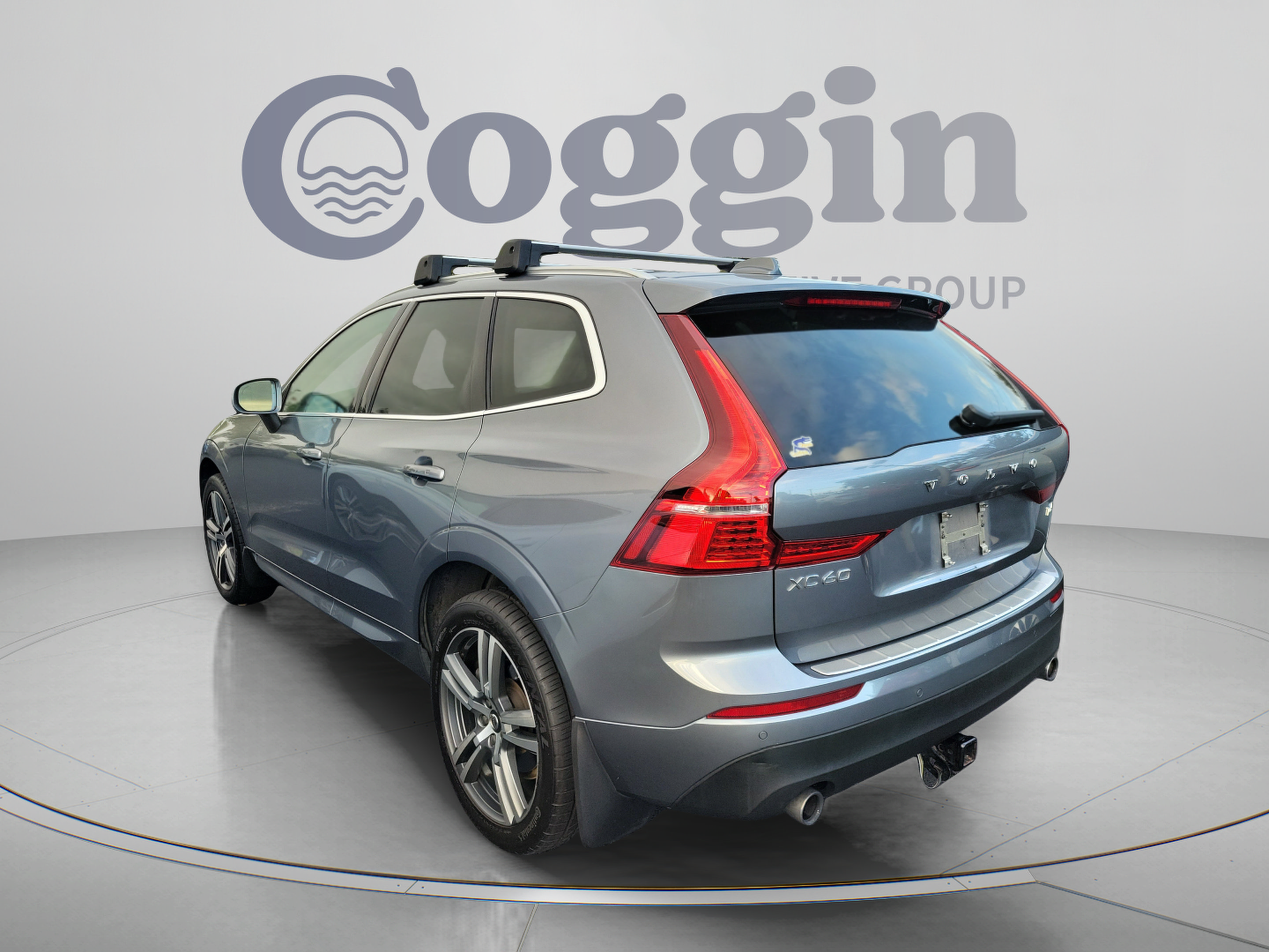 Used 2021 Volvo XC60 T6 Momentum w/ Climate Package AWD/4WD image 3