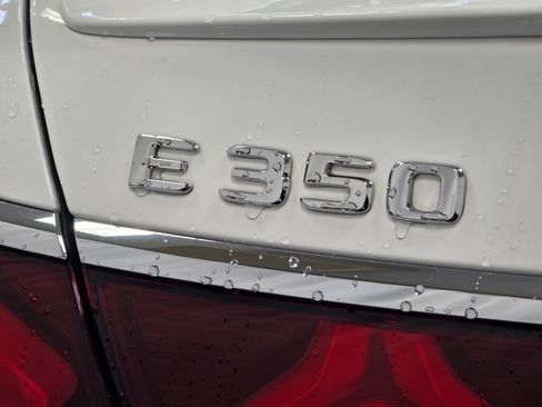 Used 2024 Mercedes-Benz E 350 4MATIC Sedan image 31