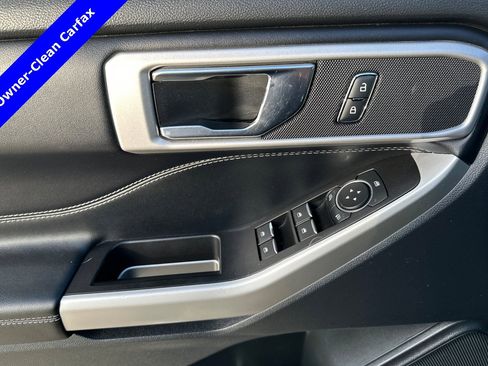 Used 2021 Ford Explorer XLT image 11