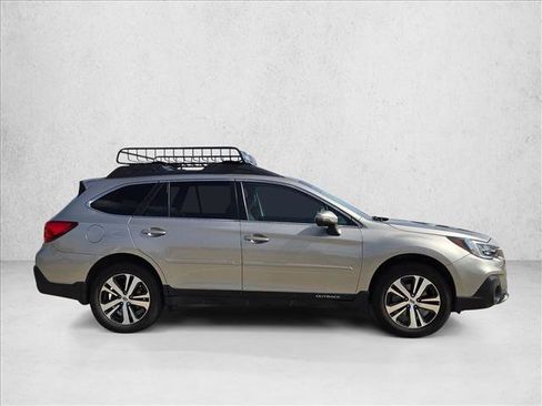 Used 2018 Subaru Outback 2.5i Limited AWD/4WD image 4