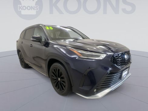 Used 2025 Toyota Highlander XSE image 8