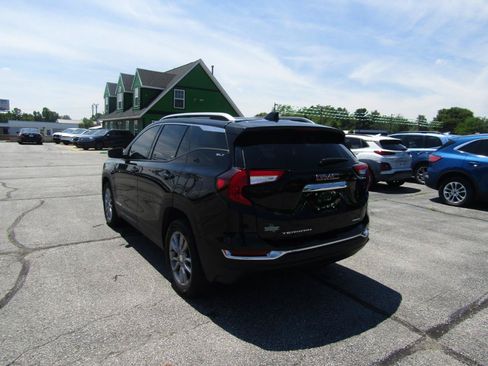 Used 2022 GMC Terrain SLT AWD/4WD image 5