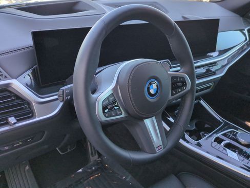Used 2025 BMW X5 xDrive50e w/ M Sport Package AWD/4WD image 18