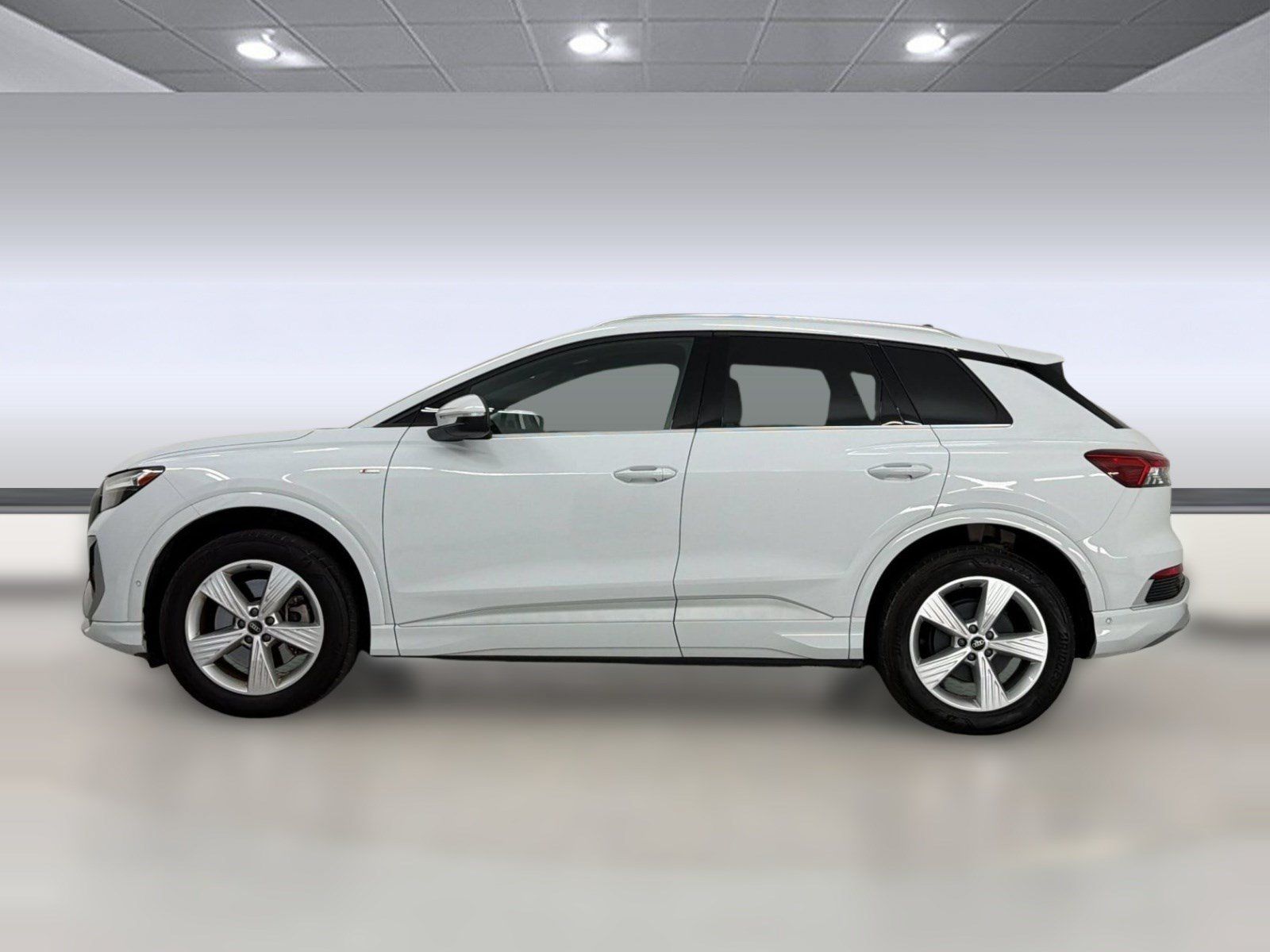 Used 2023 Audi Q4 e-tron Premium Plus w/ Premium Plus AWD/4WD image 2