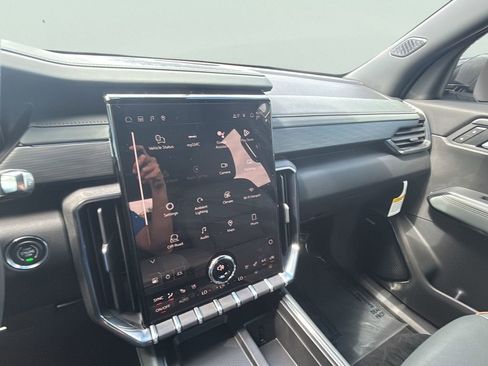 New 2026 GMC Acadia AT4 w/ Luxury Package AWD/4WD image 20