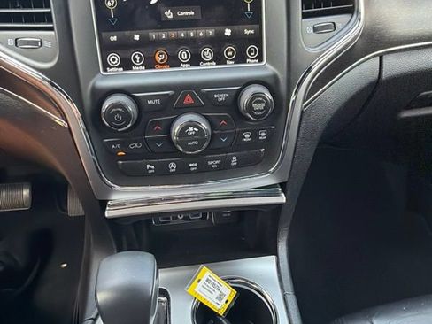 Used 2018 Jeep Grand Cherokee Limited AWD/4WD image 19