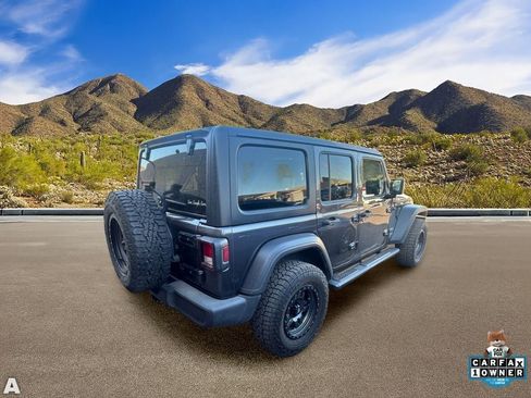 Used 2018 Jeep Wrangler Unlimited Sport S AWD/4WD image 3