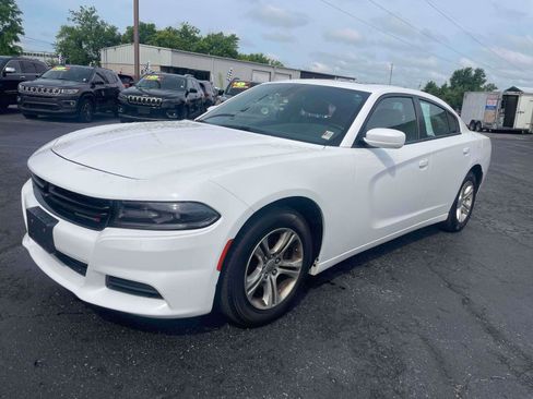 Used 2020 Dodge Charger SXT w/ Leather Interior Group RWD image 2