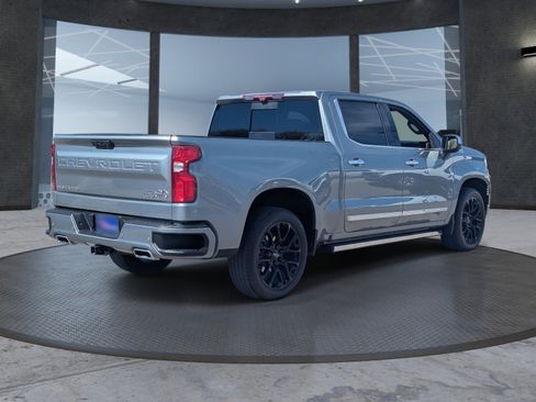 Used 2023 Chevrolet Silverado 1500 High Country w/ Technology Package image 6