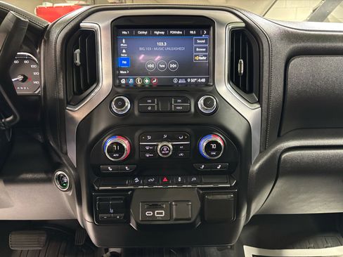 Used 2020 GMC Sierra 2500 SLE w/ SLE Convenience Package image 31