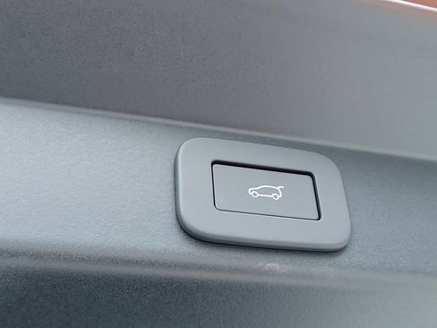 New 2026 Land Rover Range Rover Sport SE AWD/4WD image 12