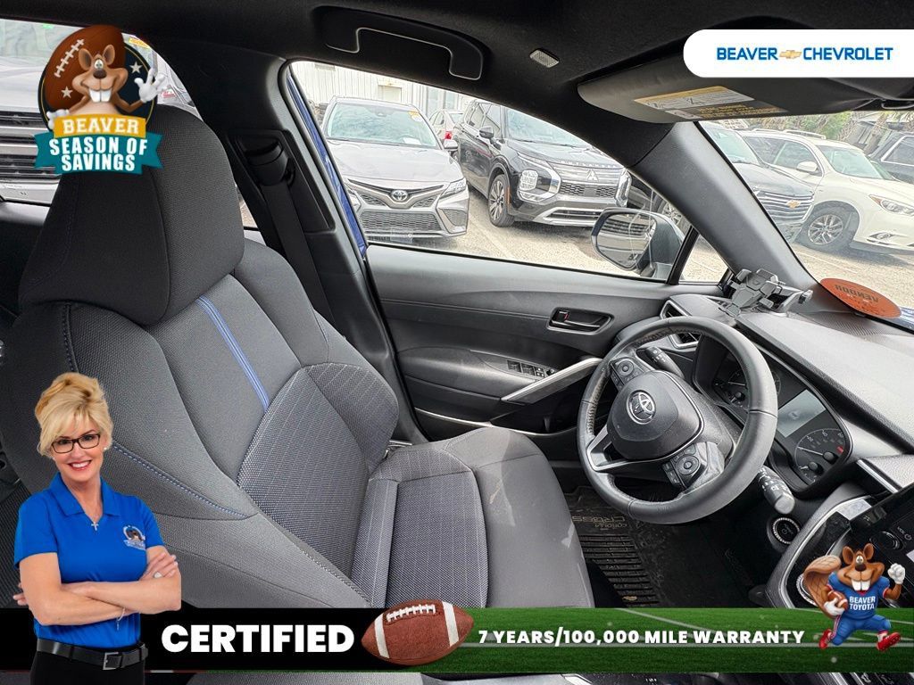 Used 2024 Toyota Corolla Cross AWD Hybrid w/ Moonroof Package image 26