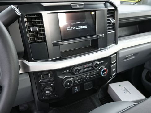 New 2025 Ford F550 4x4 Regular Cab Super Duty image 23