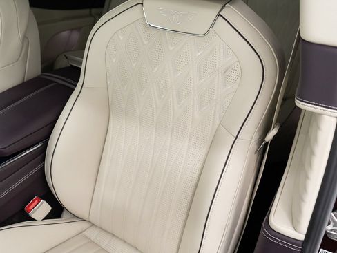 Used 2026 Bentley Flying Spur Plug-In Hybrid AWD/4WD image 18