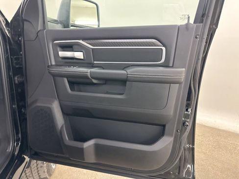 New 2026 RAM 2500 Big Horn AWD/4WD image 17