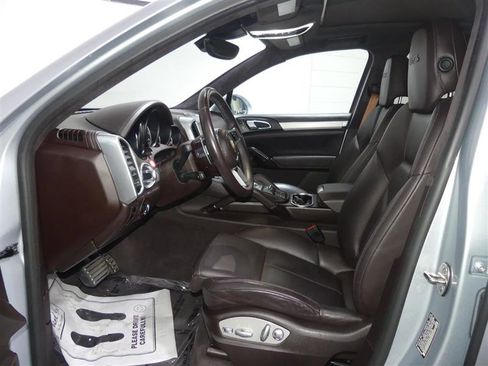 Used 2017 Porsche Cayenne GTS image 22