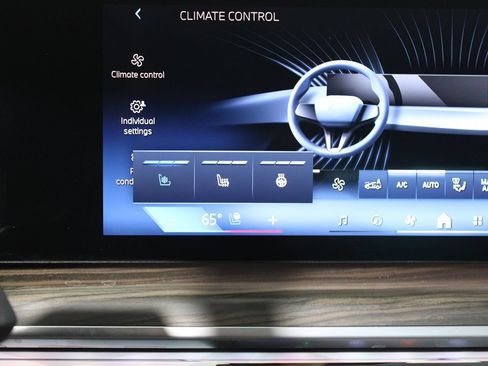 Used 2023 BMW i7 xDrive60 AWD/4WD image 20