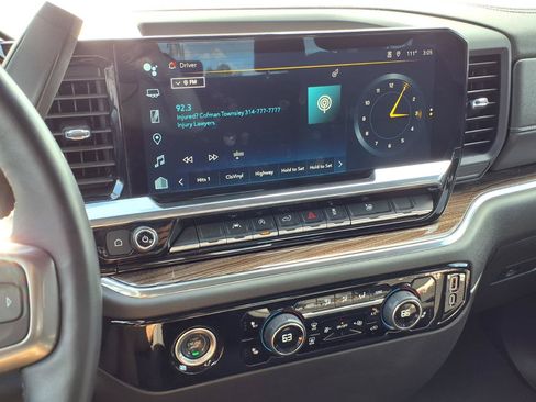 Used 2023 Chevrolet Silverado 1500 LT AWD/4WD image 11